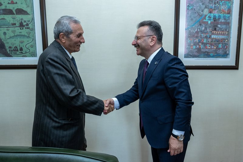 Tarih Araştırmacısı Yazar Prof. Dr. Ali Sarıkoyuncu, Valimiz Sayın Hüseyin Aksoy'u ziyaret etti.