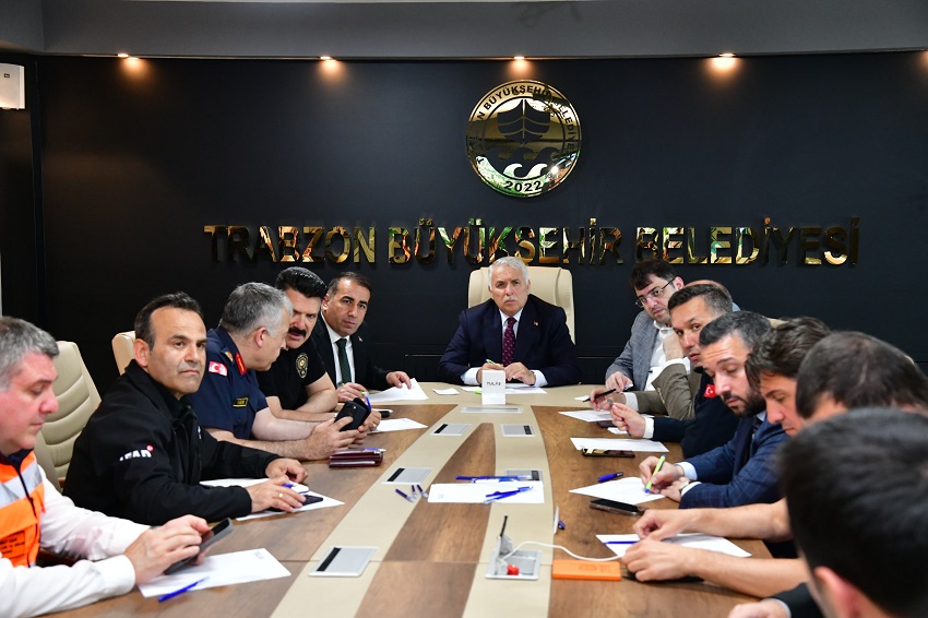 Vali Aziz Yıldırım;  Tüm Kurumlarımızla Sahadayız”