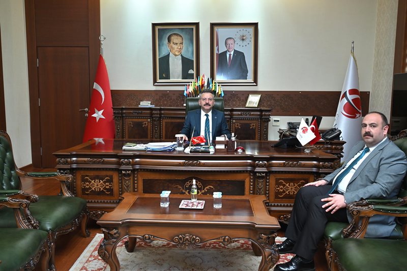 İnönü Belediye Başkanı Serhat Hamamcı Valimiz Sayın Hüseyin Aksoy'u ziyaret etti.