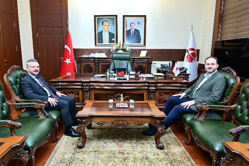 Yeşilay Genel Başkanı Doç. Dr. Mehmet Dinç’ten Valimiz Sayın Hüseyin Aksoy’a Ziyaret