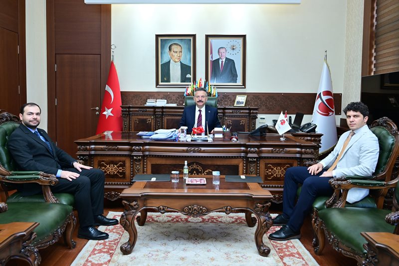 BEBKA Genel Sekreter Vekili Sabri Bayram ve BEBKA Eskişehir Yatırım Destek Ofisi Koordinatör V. Fatih Aydın Valimiz Sayın Hüseyin Aksoy'u ziyaret etti