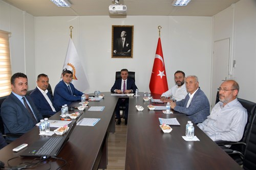 Valimiz Aydın Baruş Gümüşhane OSB Yönetim Kurulu Toplantısına Başkanlık Etti