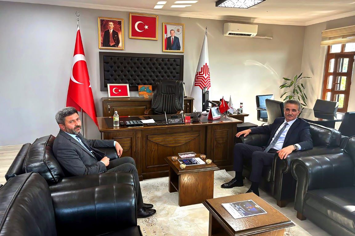 Valimiz Aydın Baruş Trabzon’da Vakıflar Bölge Müdürlüğünü Ziyaret Etti