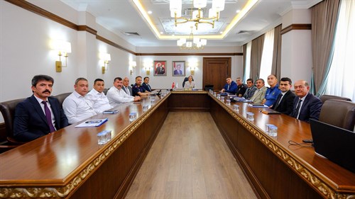 SAYIN VALİMİZ TÜLAY BAYDAR BİLGİHAN BAŞKANLIĞINDA 2025-2026 AKADEMİK YILI GÜVENLİK TOPLANTISI GERÇEKLEŞTİRİLDİ