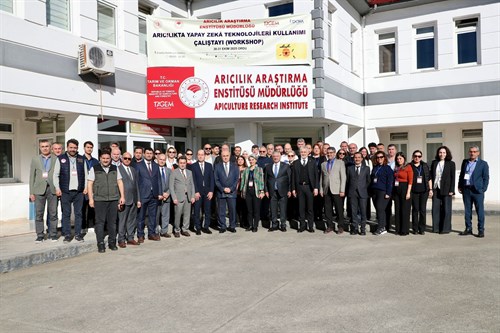 Vali Erol, Arıcılıkta Yapay Zekâ Teknolojileri Kullanımı Çalıştayı’na Katıldı