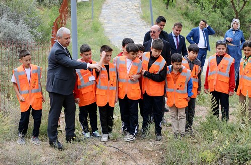 Valimiz İbrahim Akın, Sille Tabiat Okulunu Ziyaret Etti