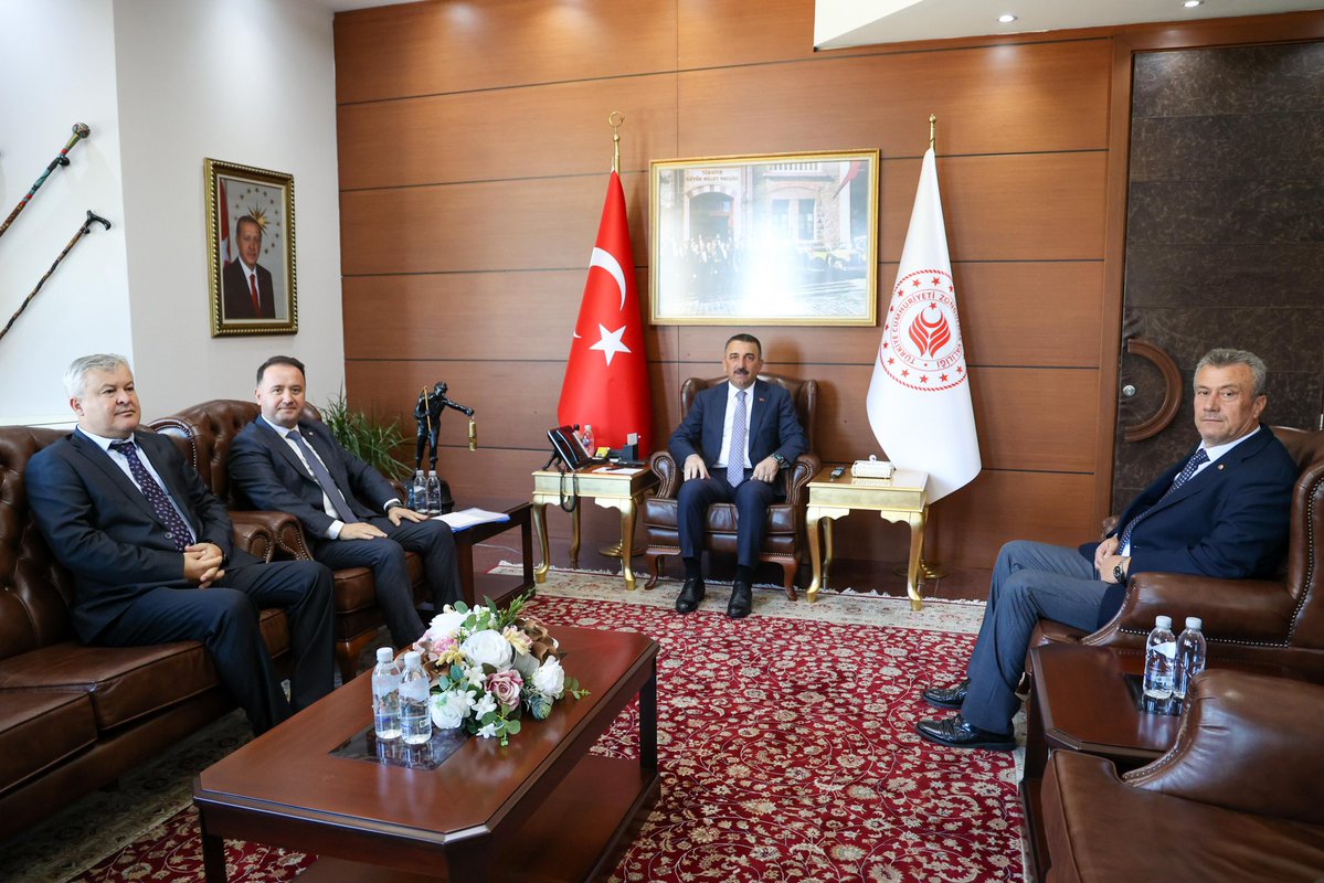 Alaplı Ticaret ve Sanayi Odası  Başkanı Selçuk Oktay ve Yönetim Kurulu üyeleri, Vali Osman Hacıbektaşoğlu’nu Ziyaret Etti