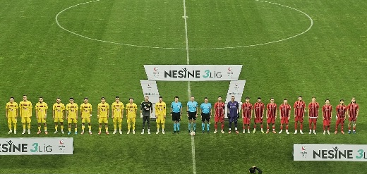 Valimiz Sayın Hüseyin Aksoy Eskişehirspor - Denizli İdman Yurdu  maçını tribünden takip ediyor.