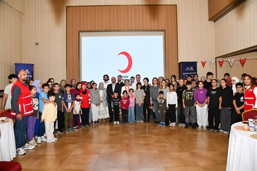 SAYIN VALİMİZ ATİLLA TOROS’UN EŞİ DUDU İREM TOROS HANIMEFENDİ, DAYANIŞMA ETKİNLİĞİNDE AİLELERLE BİR ARAYA GELDİ