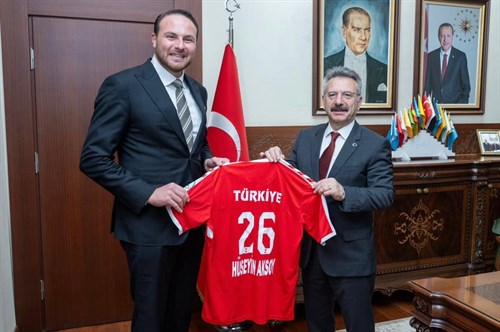 Türkiye Hentbol Federasyonu Başkanı Mesut Çebi, Valimiz Sayın Hüseyin Aksoy'u ziyaret etti.