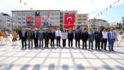 15 TEMMUZ FOTOĞRAF SERGİSİ ZİYARET EDİLDİ