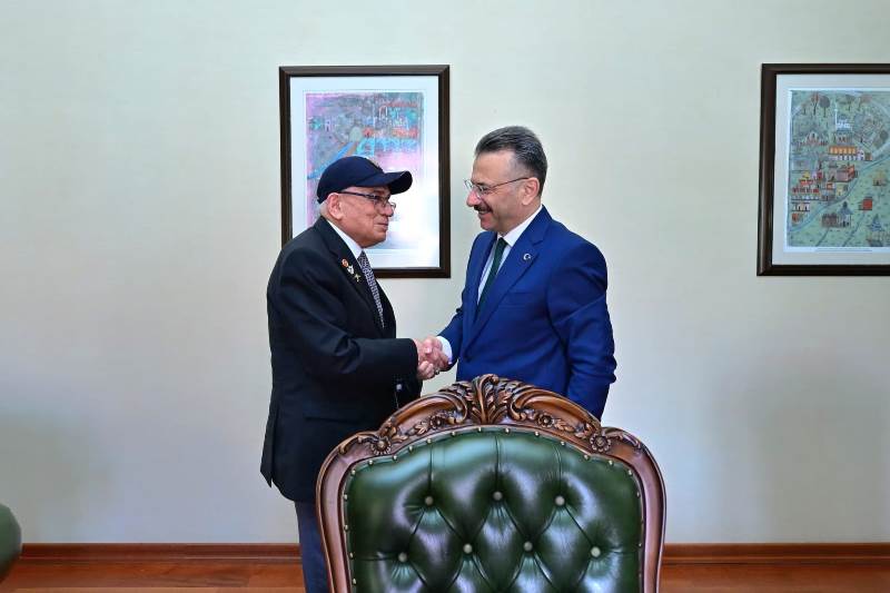 Kıbrıs Barış Harekatı Gazisi emekli astsubay Reşat Çolak, Valimiz Sayın Hüseyin Aksoy'u ziyaret etti.