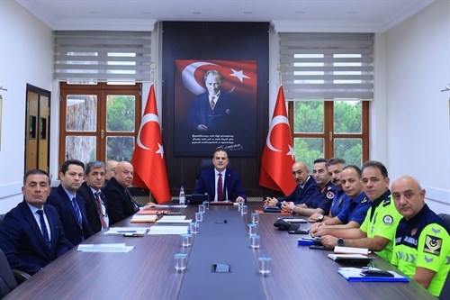 Karayollarında Trafik Güvenliği Toplantısı Valimiz Sayın Dr. İdris Akbıyık Başkanlığında Yapıldı