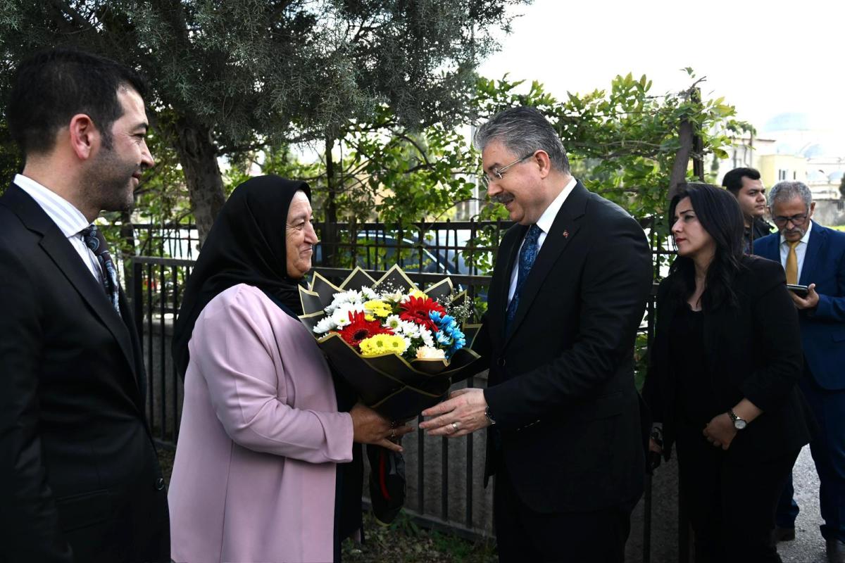 Vali Dr. Erdinç Yılmaz, 19 Ekim Muhtarlar Günü Dolayısıyla, Muhtarlar Derneği’ni Ziyaret Ederek, Köy ve Mahalle Muhtarlarımızla Bir Araya Geldi