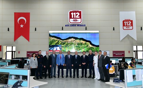 Vali  Yıldırım, 112 Acil Çağrı Merkezi'ni Ziyaret Ederek İncelemelerde Bulundu