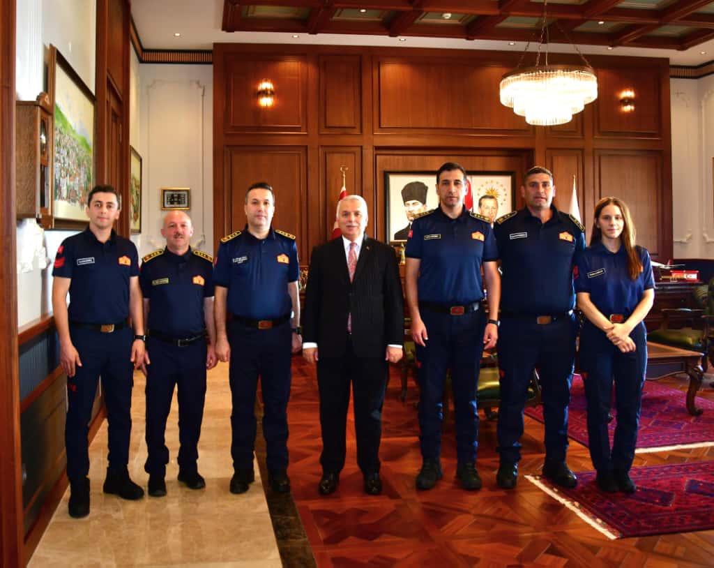 Vali Aziz Yıldırım, İtfaiyecilik Haftası Dolayısıyla İtfaiye Personelini Kabul Etti
