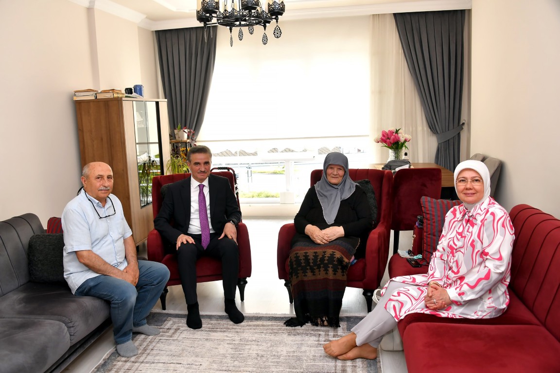 Valimiz Aydın Baruş ve Eşi Nagihan Baruş Şehit Ailelerini Kurban Bayramı’nda Ziyaret Etti