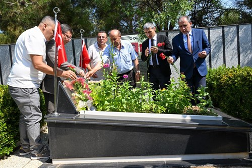 Vali Dr. Naci Aktaş, 15 Temmuz Demokrasi ve Millî Birlik Günü Etkinlikleri Kapsamında Şehitlik Ziyaretlerinde Bulundu