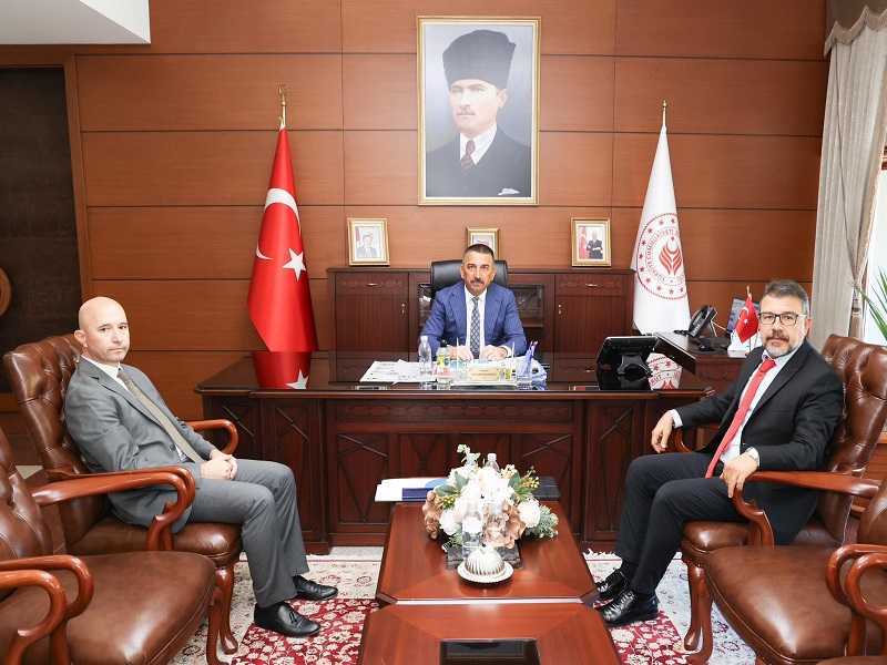 Vali Osman Hacıbektaşoğlu, Sanayi ve Teknoloji İl Müdürü ile BAKKA Genel Sekreterini Kabul Etti