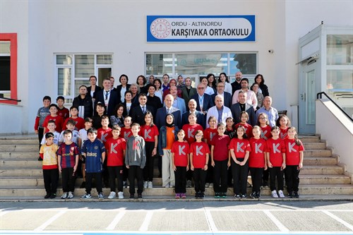 Vali Erol, Ortaokul Öğrencisinin Sözünü Yerine Getirdi