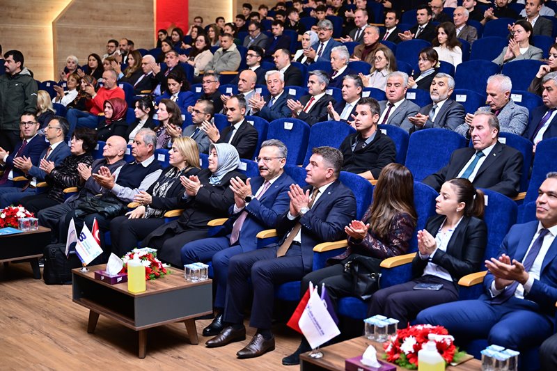 Valimiz Sayın Hüseyin Aksoy, Yeminli Aile Arabuluculuğu Töreni ve Sosyal Arabuluculuk Çalıştayına Katıldı