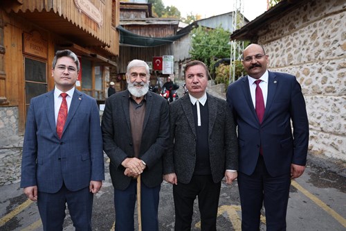 Sayın Valimiz, dünyanın 2. büyük kanyonu olan Karanlık Kanyon'da tekne turuna katıldı