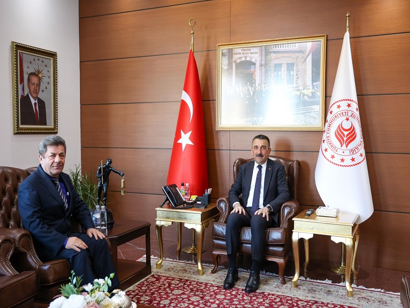 Vali Osman Hacıbektaşoğlu İl Yazı İşleri Müdürü Alaattin Öztürk’ü Kabul Etti