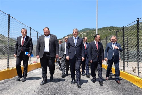 Valimiz Mustafa Yavuz, Karabük Hayvan Bakımevi ve Rehabilitasyon Merkezi’nde İncelemelerde Bulundu.
