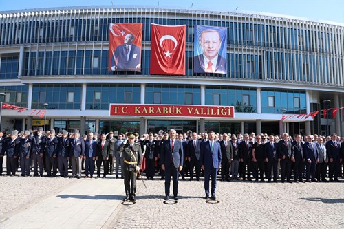 30 Ağustos Zafer Bayramı Atatürk Anıtına Çelenk Sunma Töreni Gerçekleştirildi.