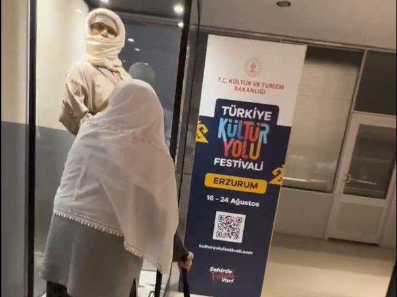 Şefika Nine’den Kültür Yolu Festivali’nde Duygulu Anlar