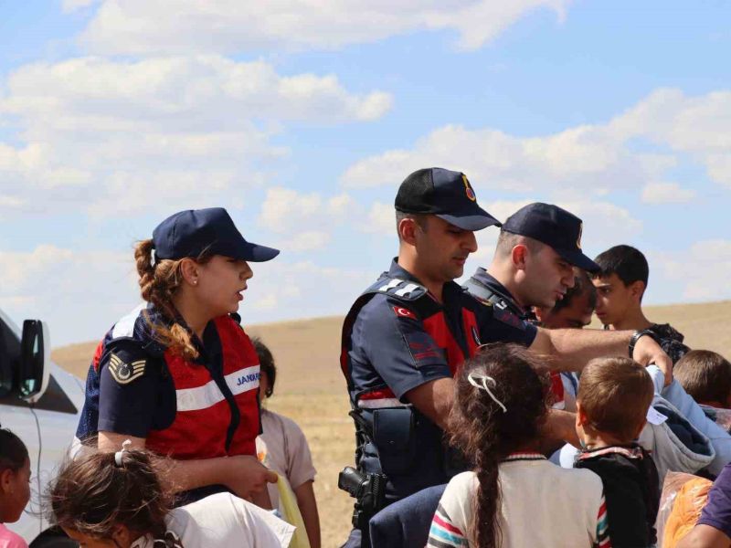 Jandarma Yozgat’ta Çocukların Yüzünü Güldürdü