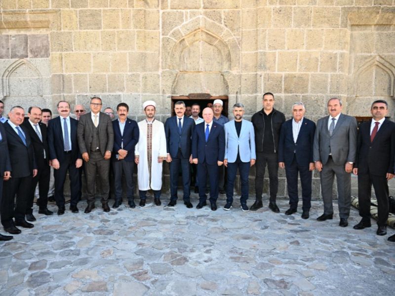 Kale Mescidi’nde Yıllar Sonra İlk Cuma Namazı