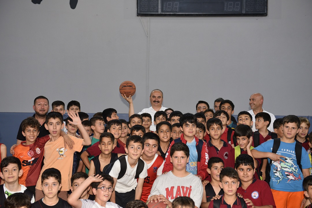 Valimiz, Batman Belediyesi Spor Kompleksinde İncelemelerde Bulundu