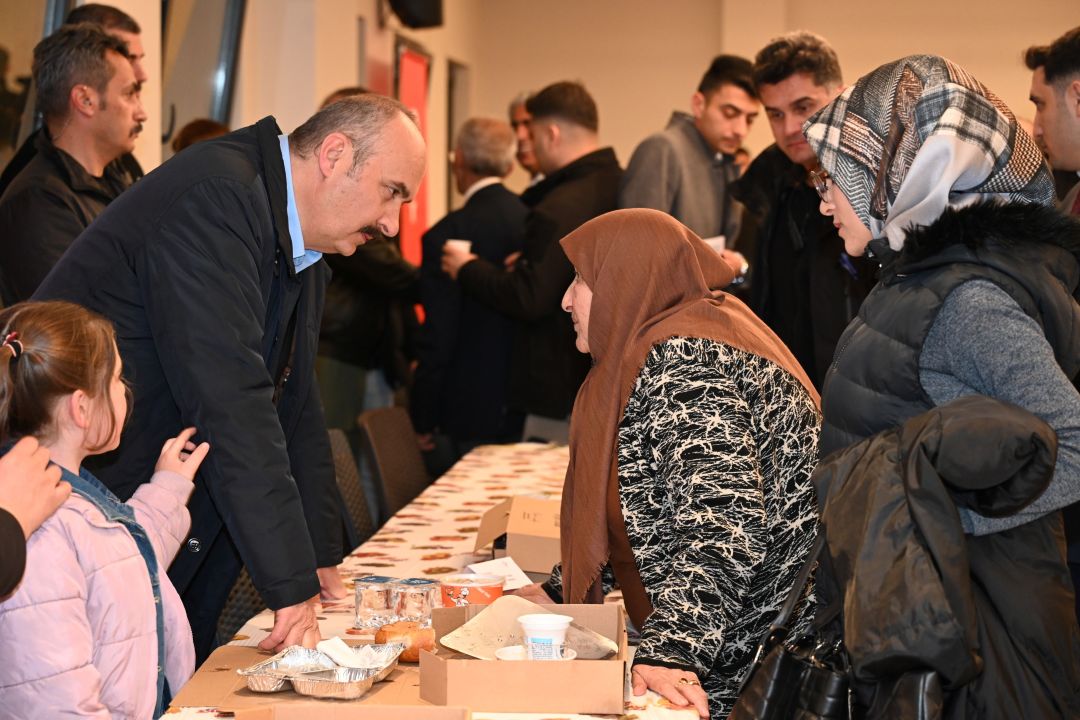 Valimiz Ekrem Canalp, Şehitlerimizin Ailelerini ve Gazilerimizi İftarda Ağırlandı