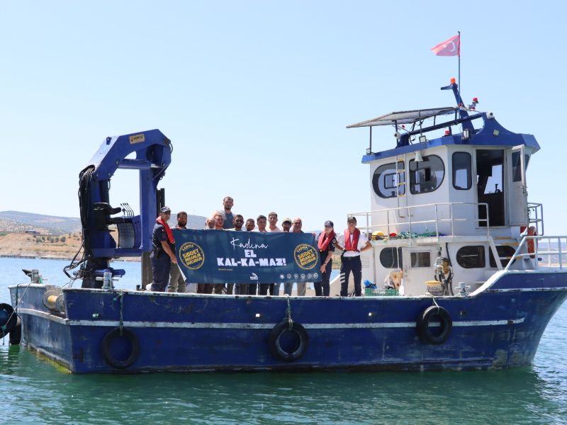 Yozgatta Jandarma Ekiplerince Çekerek Barajı’nda ‘Kadına El Kalkamaz’ Afişleri Açarak Anlamlı Bir Çalışmaya İmza Attı