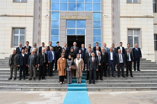 Valimiz Sayın Mehmet Makas, 19 Ekim Muhtarlar Günü Münasebetiyle İlimizde Görev Yapan Muhtarlarımızı Valilik Makam Toplantı Salonu’nda Kabul Etti