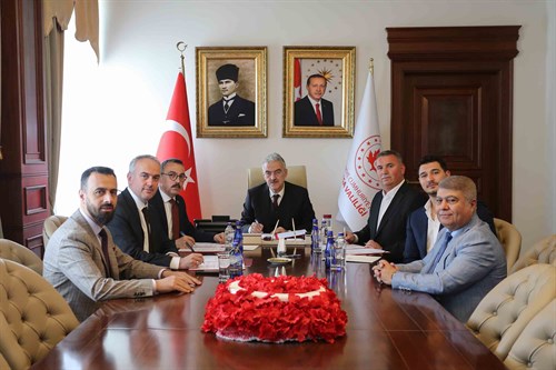 "İnegöl Öznur Selçuk Armağan Aile Sağlığı Merkezi Binası Yapımı Bağış Protokolü" İmzalandı