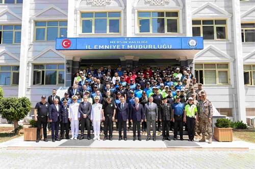 VALİMİZ SAYIN ATİLLA TOROS, İL EMNİYET MÜDÜRLÜĞÜ’NE BAYRAM ZİYARETİNDE BULUNDU