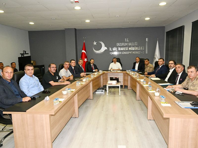 Vali Mustafa Çiftçi, Aşkale Göçmen Ön Kabul ve Sevk Merkezini Ziyaret Etti