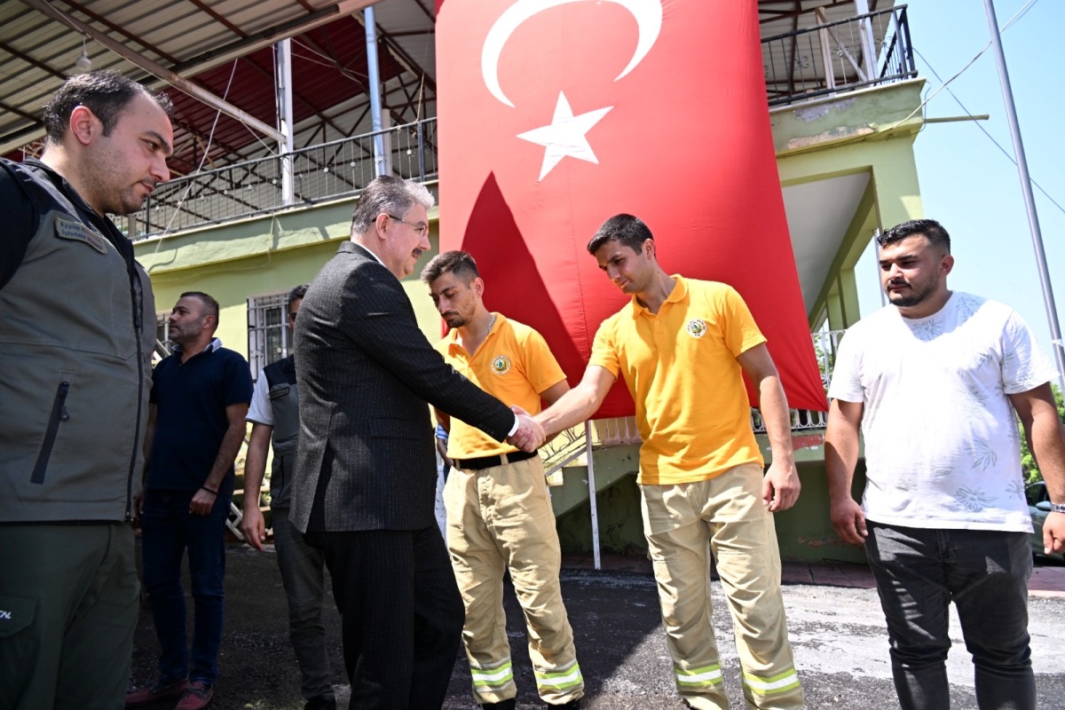 Vali Yılmaz, Karacalar Yangın İlk Müdahale Ekip Binası’nda Orman Yangın İşçileri ile Bir Araya Geldi