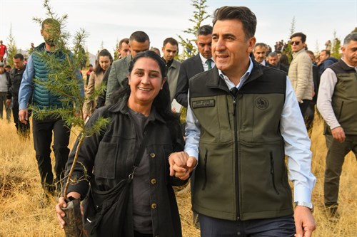 Tunceli’de 200 Bin Fidan Toprakla Buluştu