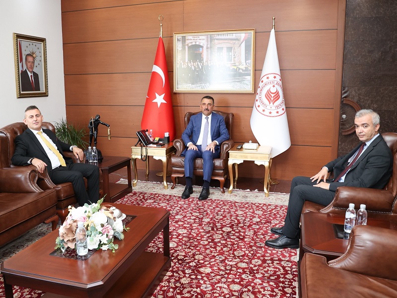 Kdz. Ereğli Cumhuriyet Başsavcısı Mustafa Erbaş ve Ağır Ceza Mahkemesi Başkanı Çelebi Tetik, Vali Osman Hacıbektaşoğlu’nu Ziyaret Etti