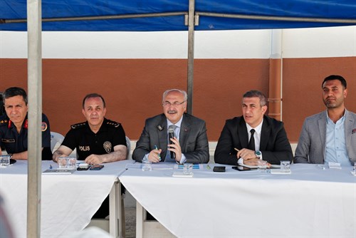 Vali Köşger Cumhuriyet Mahallesi’nde Yüreğirli Vatandaşlarımızla Bir Araya Geldi