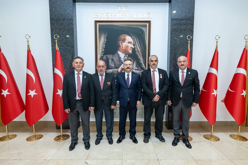 Türkiye Harp Malulü Gaziler Şehit Dul ve Yetimleri Derneği Trabzon Şubesi Başkanı Ahmet Tezcan, Valimiz Sayın Hüseyin Aksoy'u ziyaret etti.