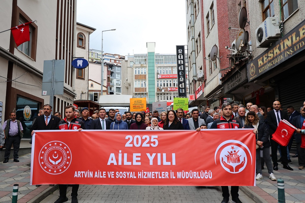 Uluslararası Aile Günü Kapsamında “Aile Günü Kortej Yürüyüşü” Gerçekleştirildi