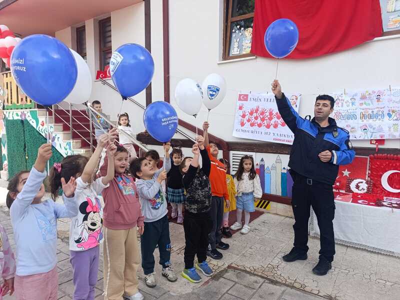 Amasya Emniyet Müdürlüğü Toplum Destekli Polis Ekiplerince Anaokulu Öğrencilerine Güvenli Teknoloji Kullanımı Konularında Bilgilendirme Yapıldı