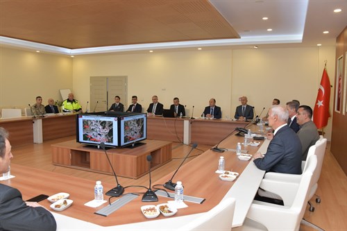 Valimiz Aydın Baruş’un Başkanlığında Gümüşhane Üniversitesi’nde 2025-2026 Akademik Yılı Güvenlik ve Koordinasyon Toplantısı Gerçekleştirildi