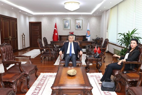 VALİMİZ SAYIN ATİLLA TOROS, ZİYARETİNE GELEN MUT CUMHURİYET BAŞSAVCISI ZUHAL SOLMAZ İLE GÖRÜŞTÜ