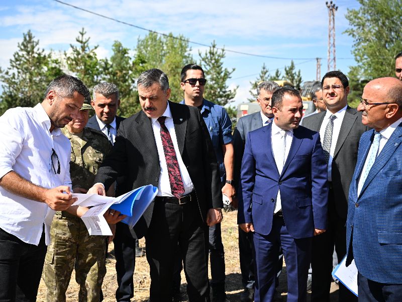 Vali Mustafa Çiftçi, Gıda Kontrol Müfreze Komutanlığı ve Bando Komutanlığı’nda İncelemelerde Bulundu