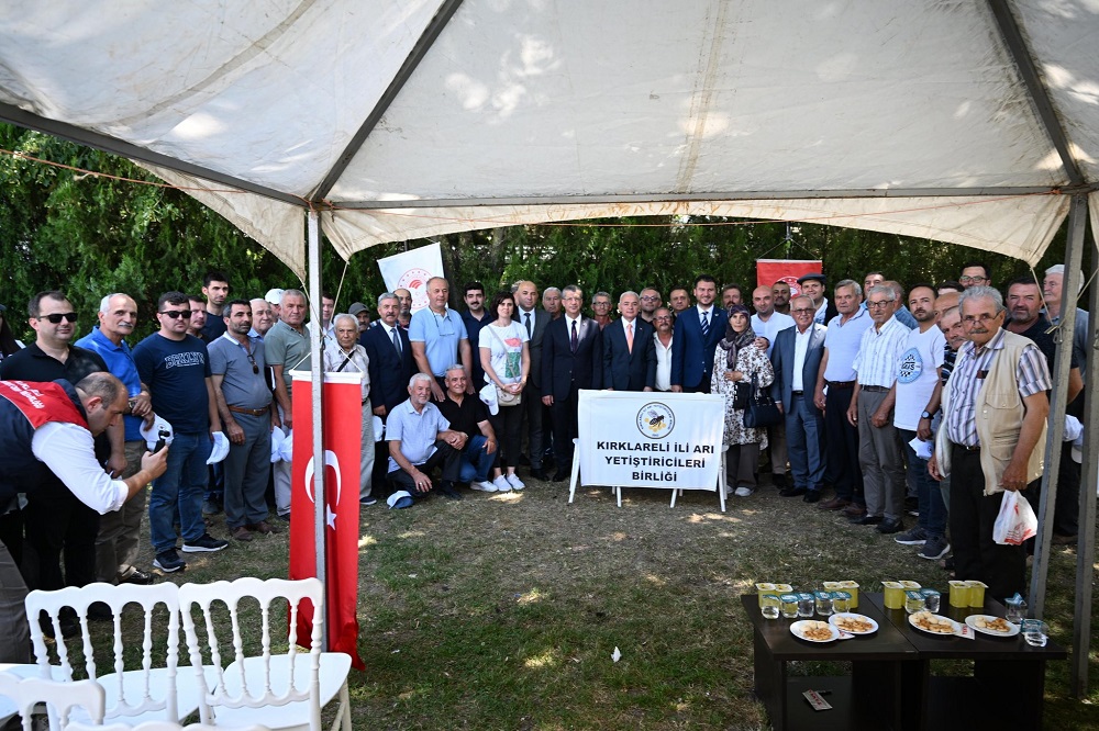 Vali Turan, Ana Arı Dağıtım Programına katıldı…